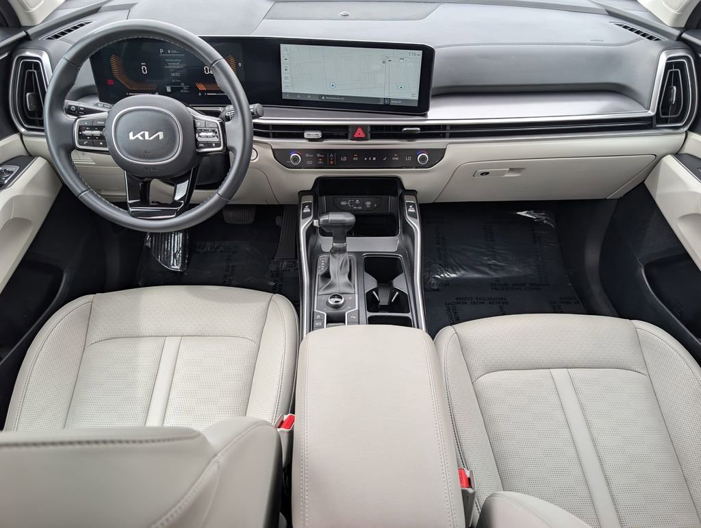 Certified 2025 Kia Sorento S w/ Panoramic Sunroof Package AWD/4WD image 23
