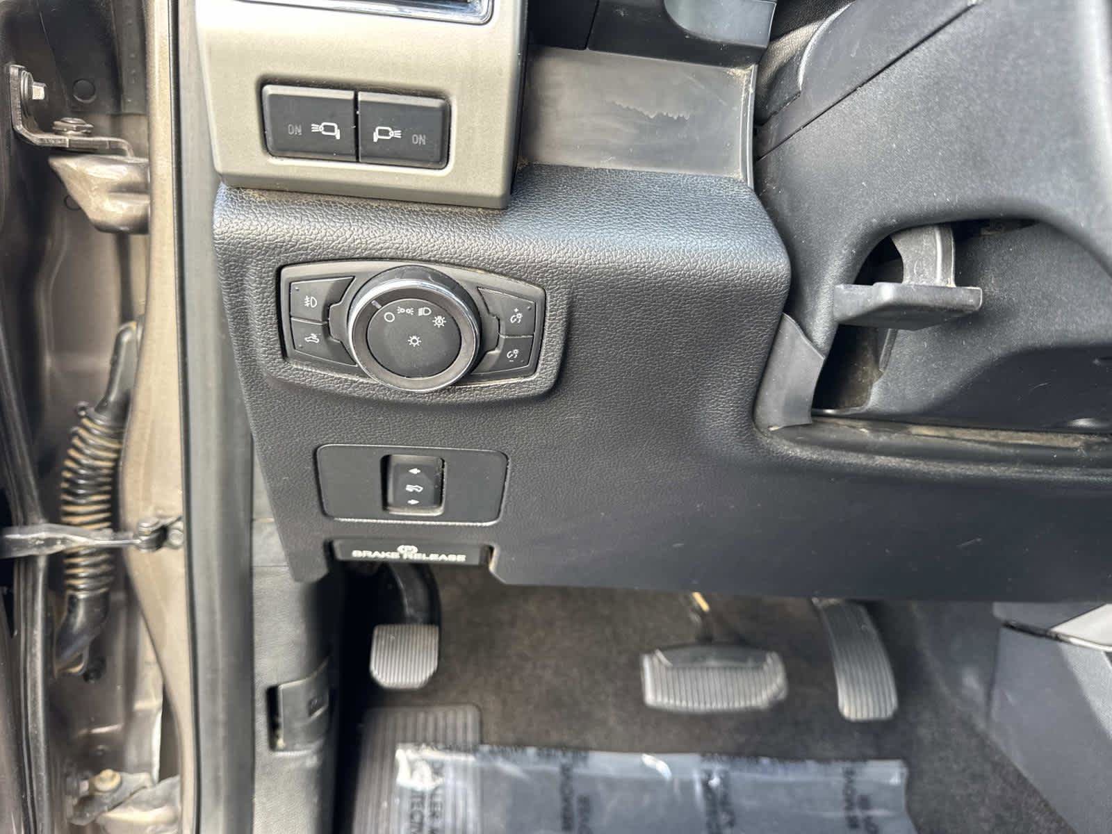 Used 2018 Ford F250 Lariat w/ Chrome Package image 37