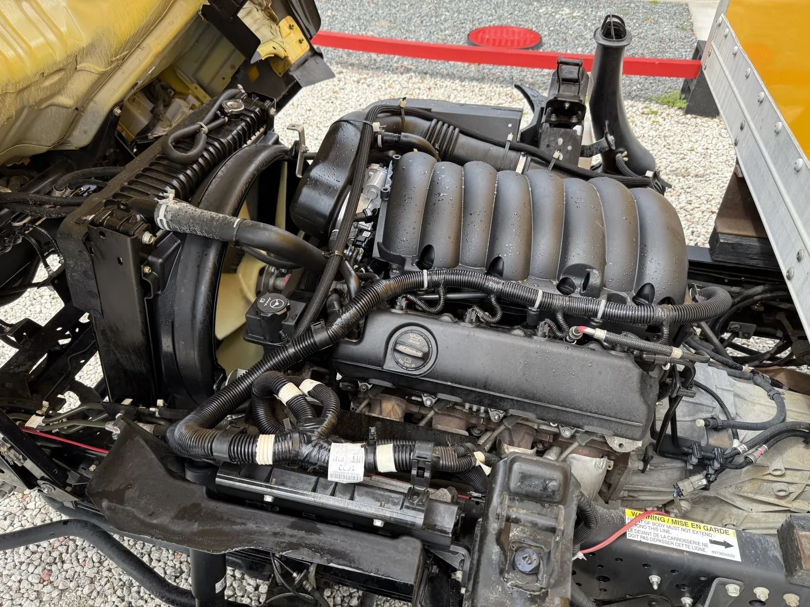 Used 2021 Isuzu NPR RWD image 12