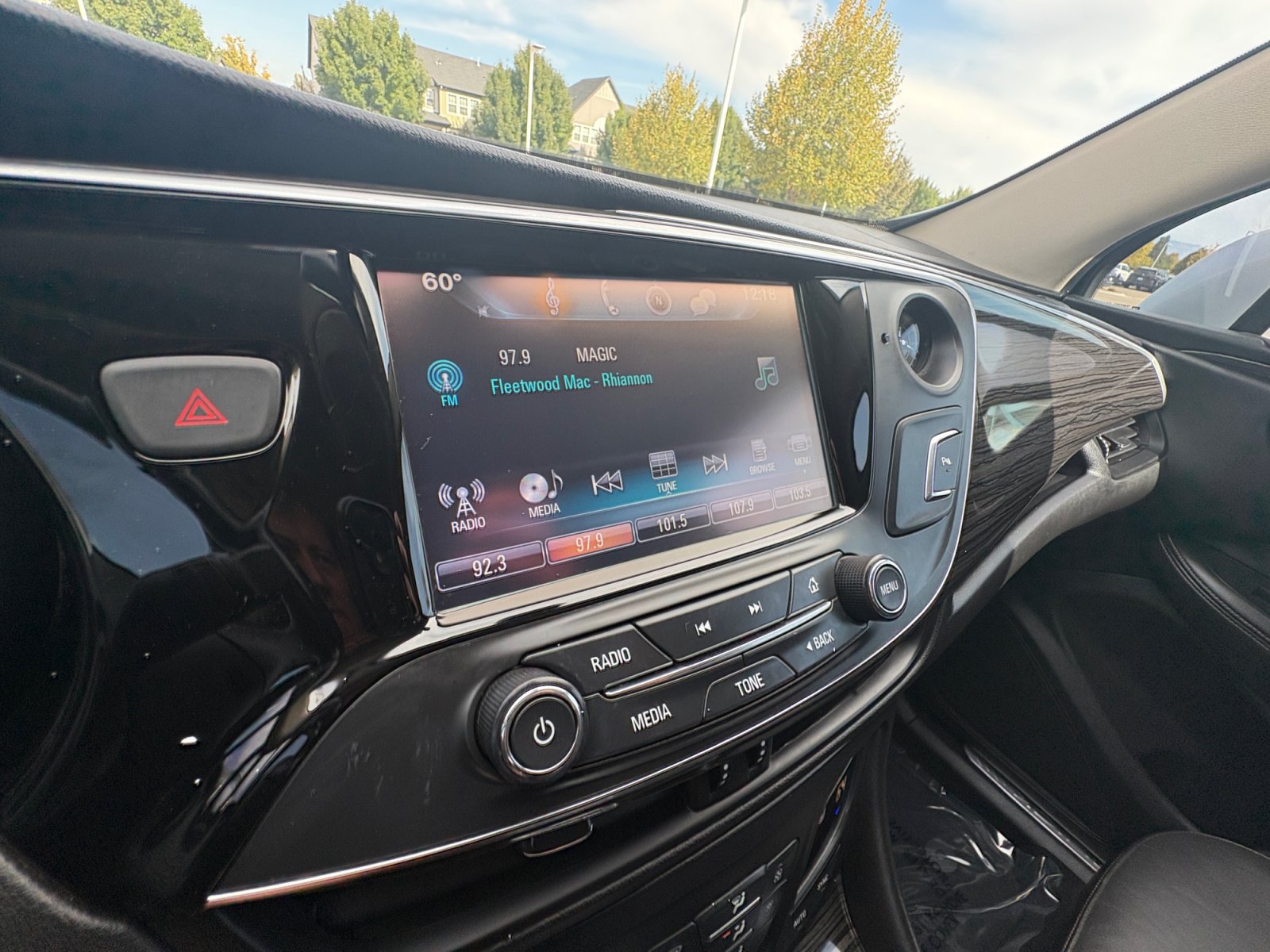 Used 2017 Buick Envision Essence FWD image 28