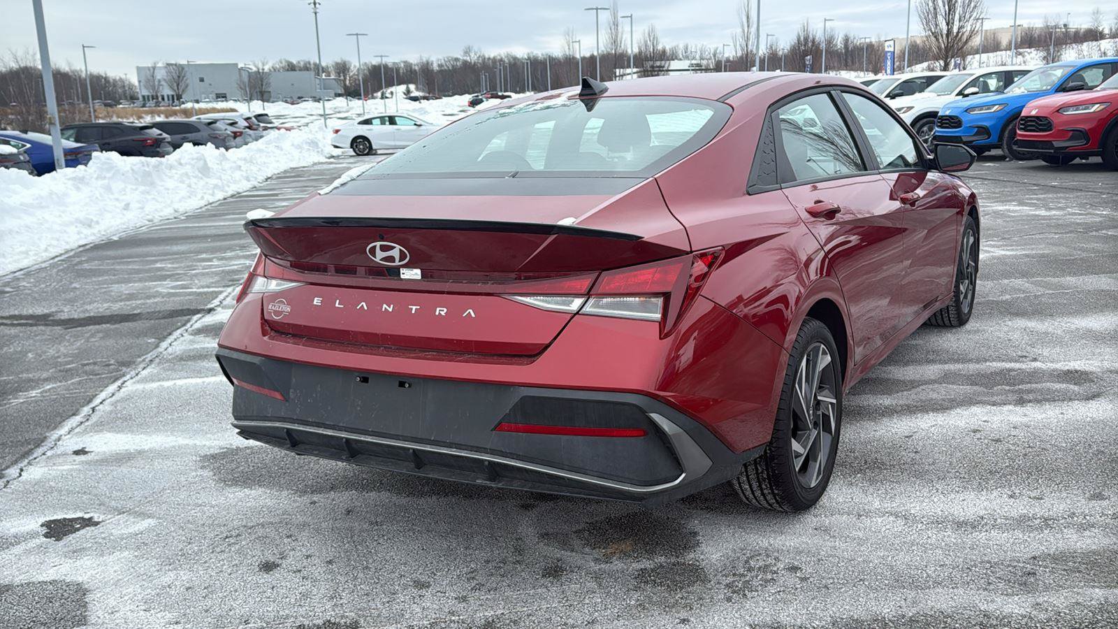 Used 2025 Hyundai Elantra Sport FWD image 6
