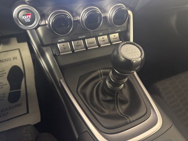 Used 2024 Toyota GR86 RWD image 15