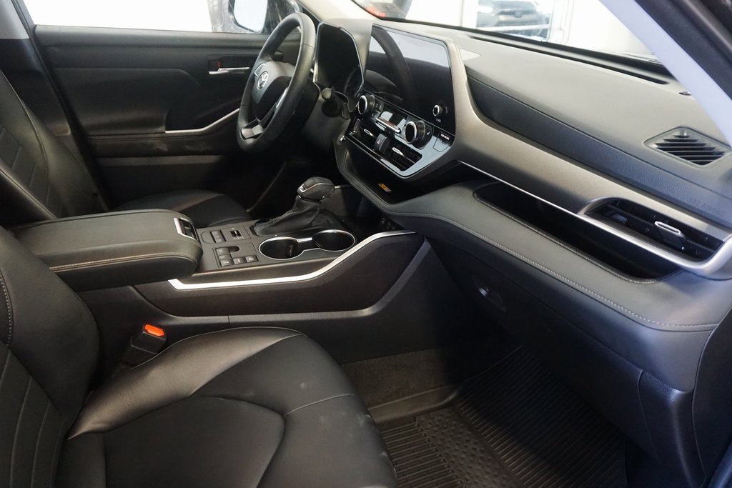 Certified 2023 Toyota Highlander XLE image 22