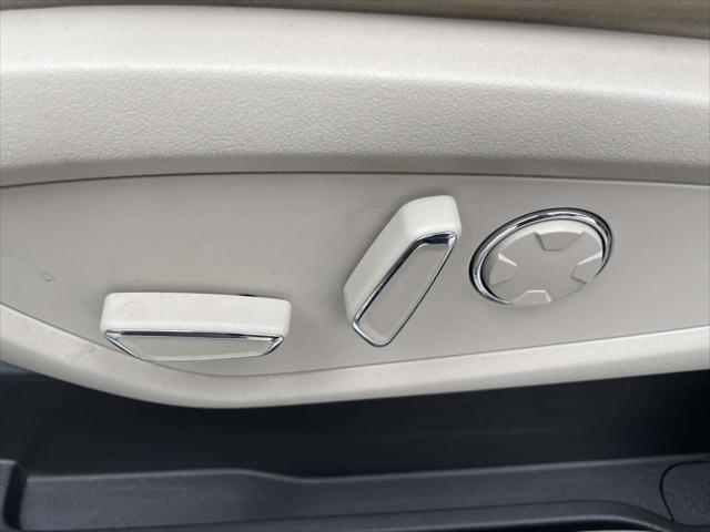 Used 2019 Lincoln MKC Select w/ Select Plus Package image 14