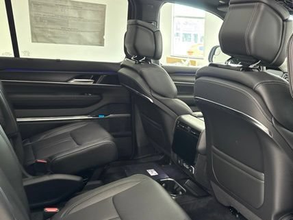 New 2026 Jeep Grand Wagoneer Summit AWD/4WD image 30