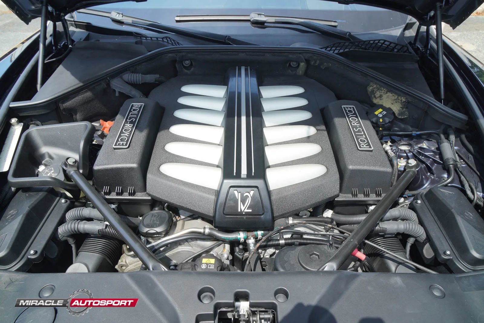 Used 2015 Rolls-Royce Wraith image 13