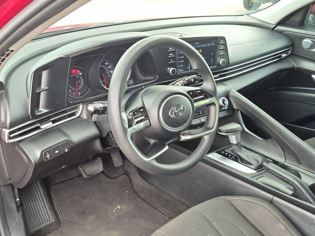 Used 2023 Hyundai Elantra SEL FWD image 36