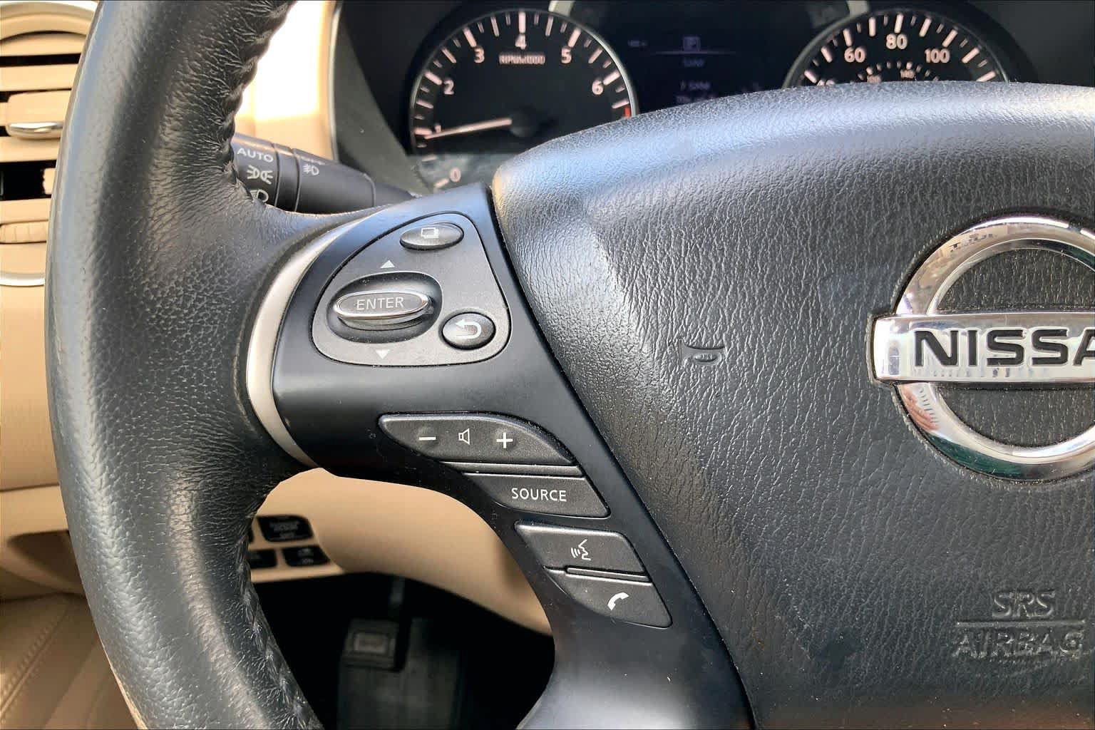 Used 2017 Nissan Pathfinder Platinum FWD image 24