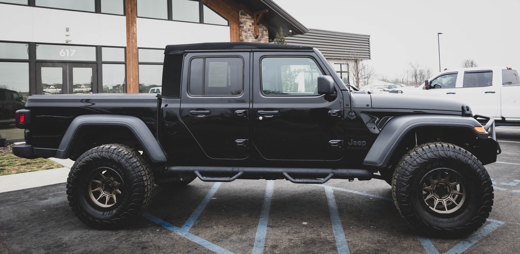 Used 2020 Jeep Gladiator Sport w/ Quick Order Package 24S image 29