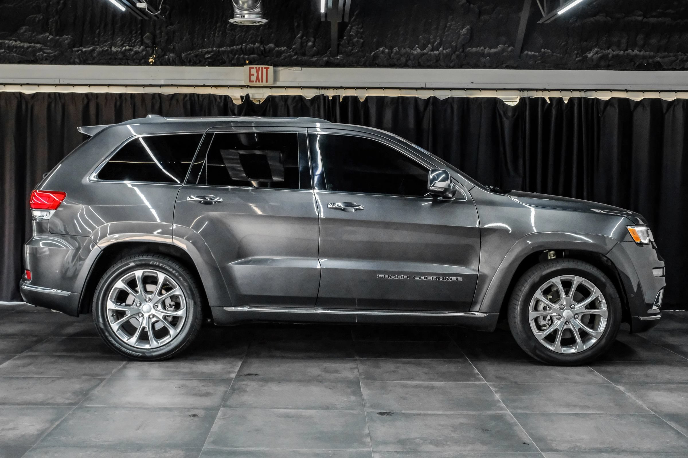 Used 2021 Jeep Grand Cherokee Summit AWD/4WD image 8