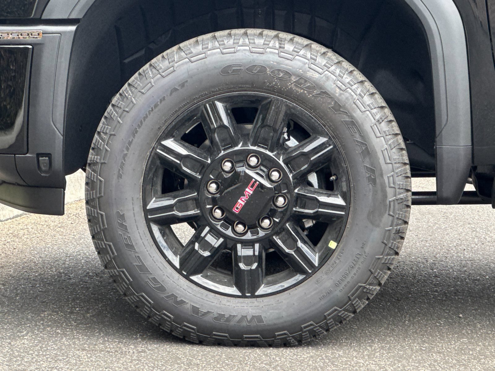 New 2026 GMC Sierra 2500 AT4 w/ AT4 Premium Plus Package AWD/4WD image 25