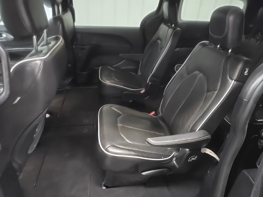 Used 2019 Chrysler Pacifica Limited w/ Advanced Safetytec Group image 32