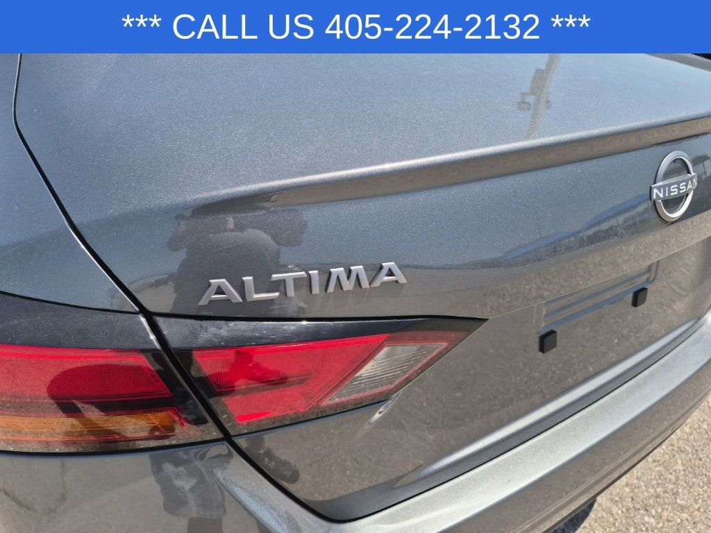 Used 2025 Nissan Altima 2.5 SV FWD image 9