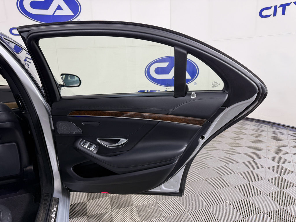 Used 2015 Mercedes-Benz S 550 Sedan image 15