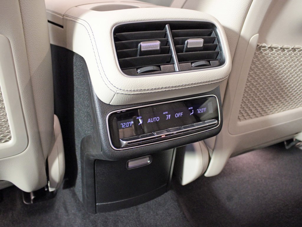 New 2026 Mercedes-Benz GLS 450 4MATIC image 31