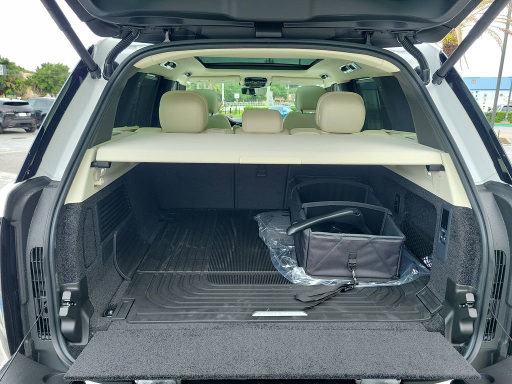 New 2026 Land Rover Range Rover SE AWD/4WD image 11