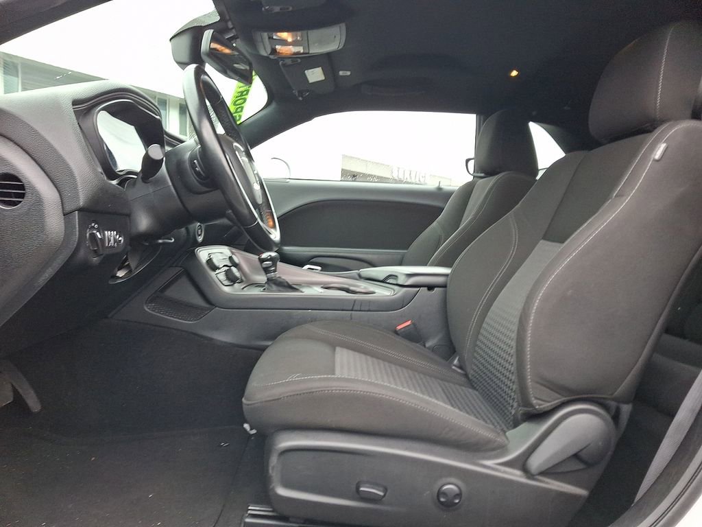 Used 2023 Dodge Challenger SXT RWD image 13