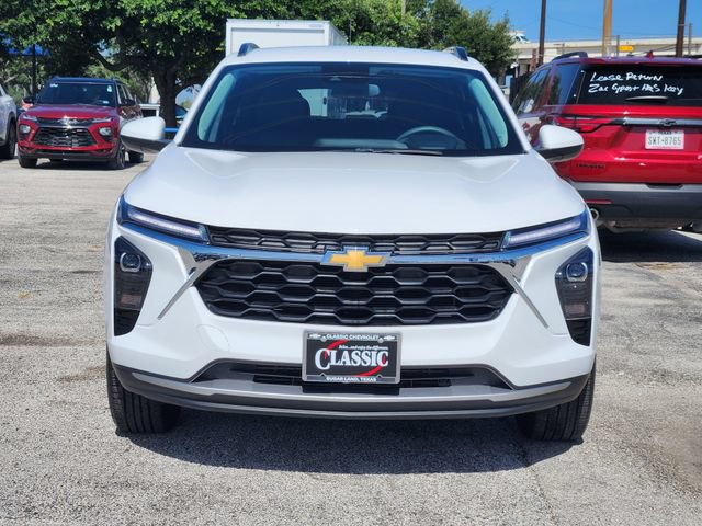 Used 2024 Chevrolet Trax LT FWD image 2