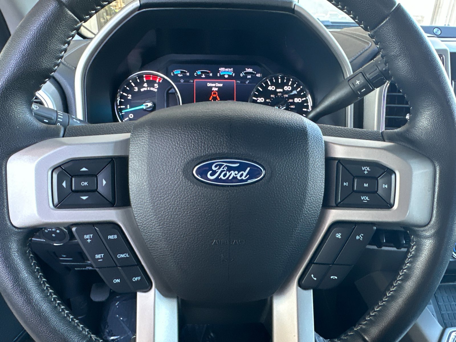 Certified 2020 Ford F350 Lariat w/ Lariat Ultimate Package image 24