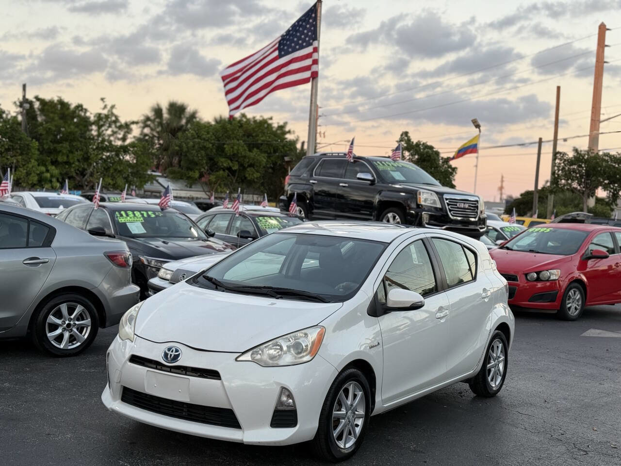 Used 2012 Toyota Prius C Three image 2