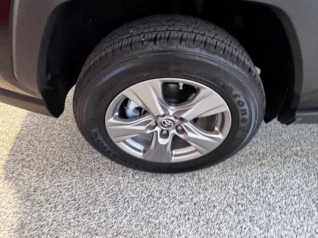 Certified 2022 Toyota RAV4 LE AWD/4WD image 8