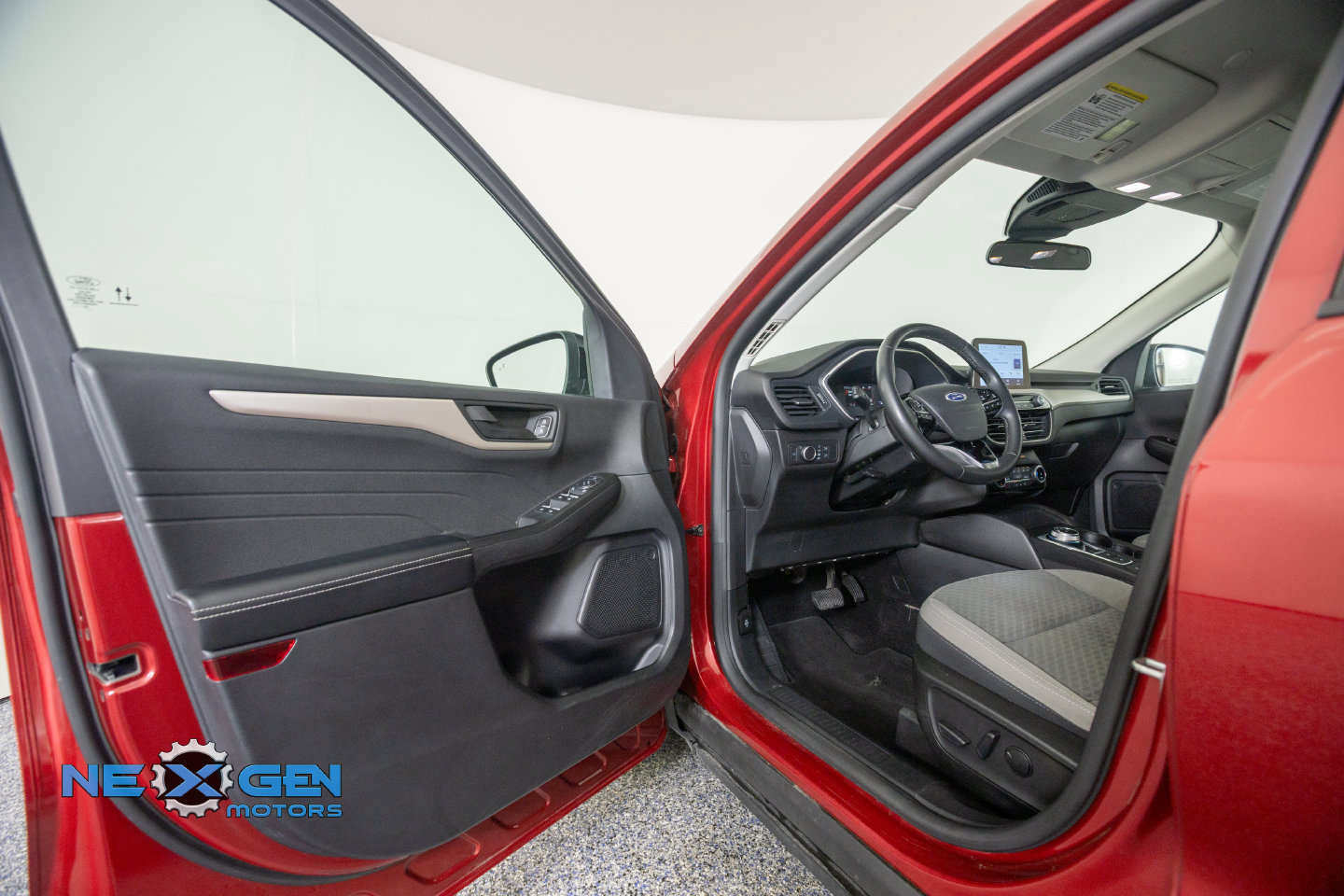 Used 2022 Ford Escape SE w/ SE Sport Appearance Package FWD image 10