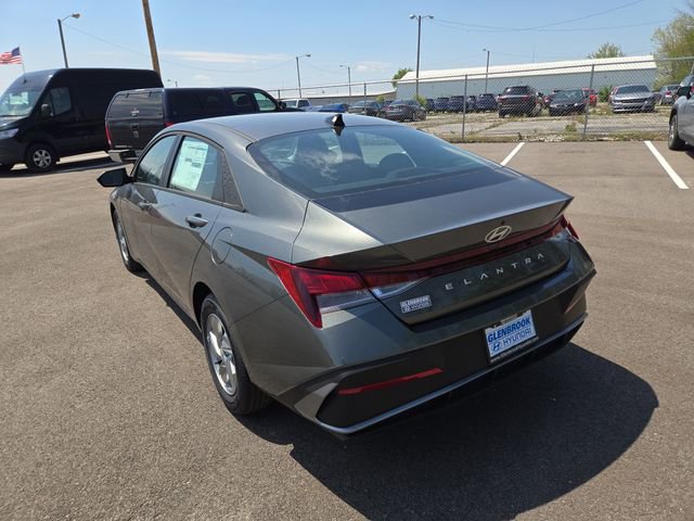 New 2026 Hyundai Elantra SE FWD image 8