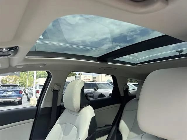 New 2026 Kia Sportage EX AWD/4WD image 13