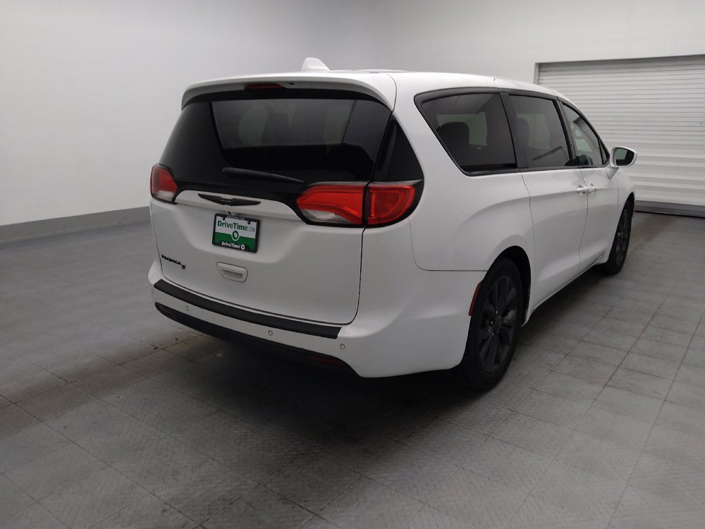 Used 2018 Chrysler Pacifica Touring Plus w/ S Appearance Package FWD image 9