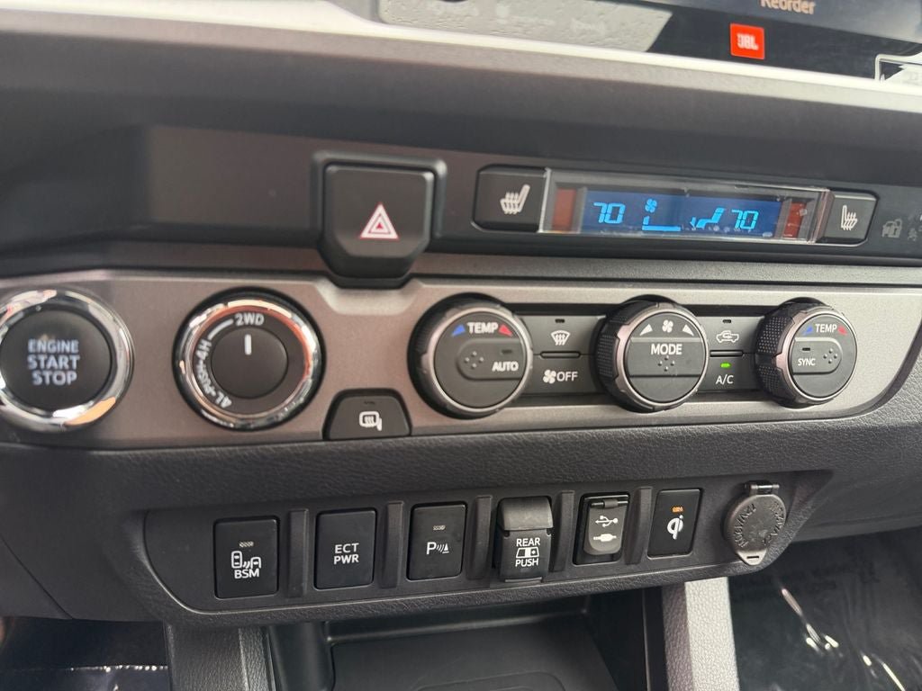 Used 2019 Toyota Tacoma TRD Off-Road AWD/4WD image 33