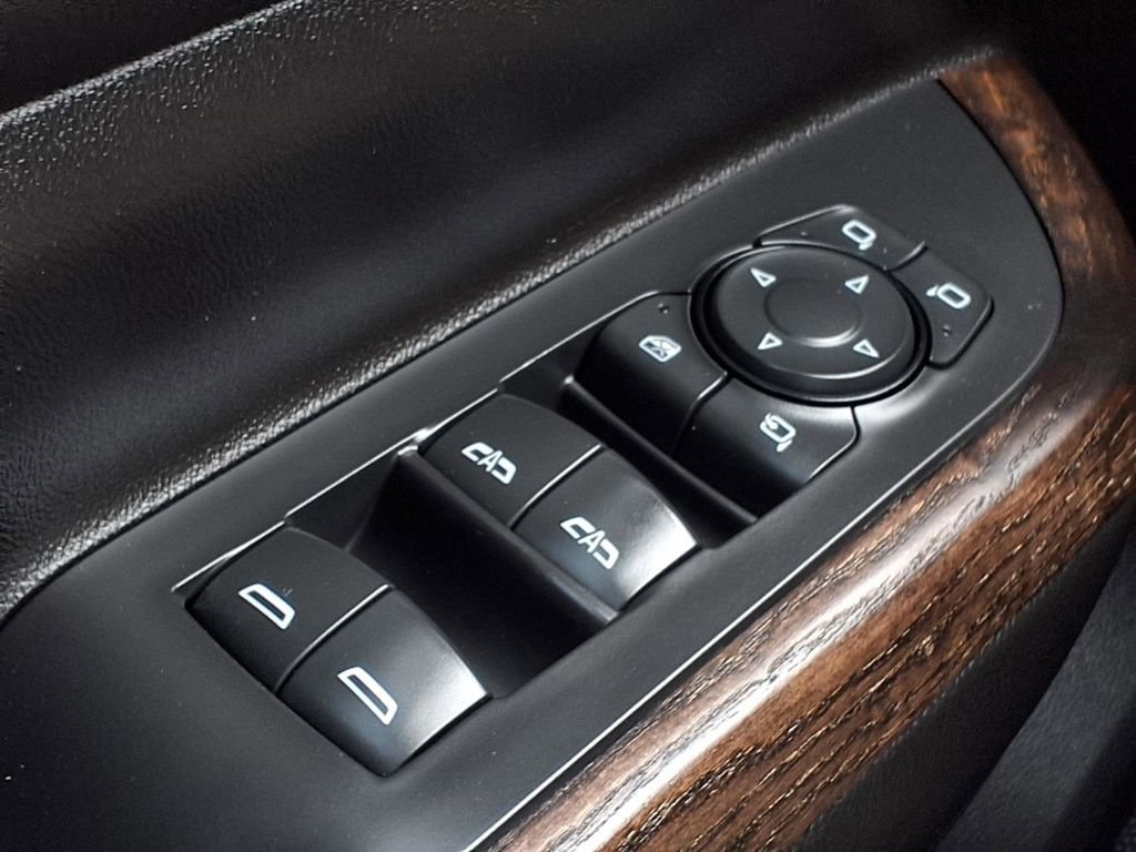 Used 2021 GMC Acadia Denali w/ Denali Technology Package FWD image 18