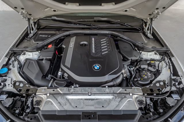 Used 2022 BMW M340i xDrive M340i xDRIVE - WHITE ON RED - w/ Driving Assistance Package image 13