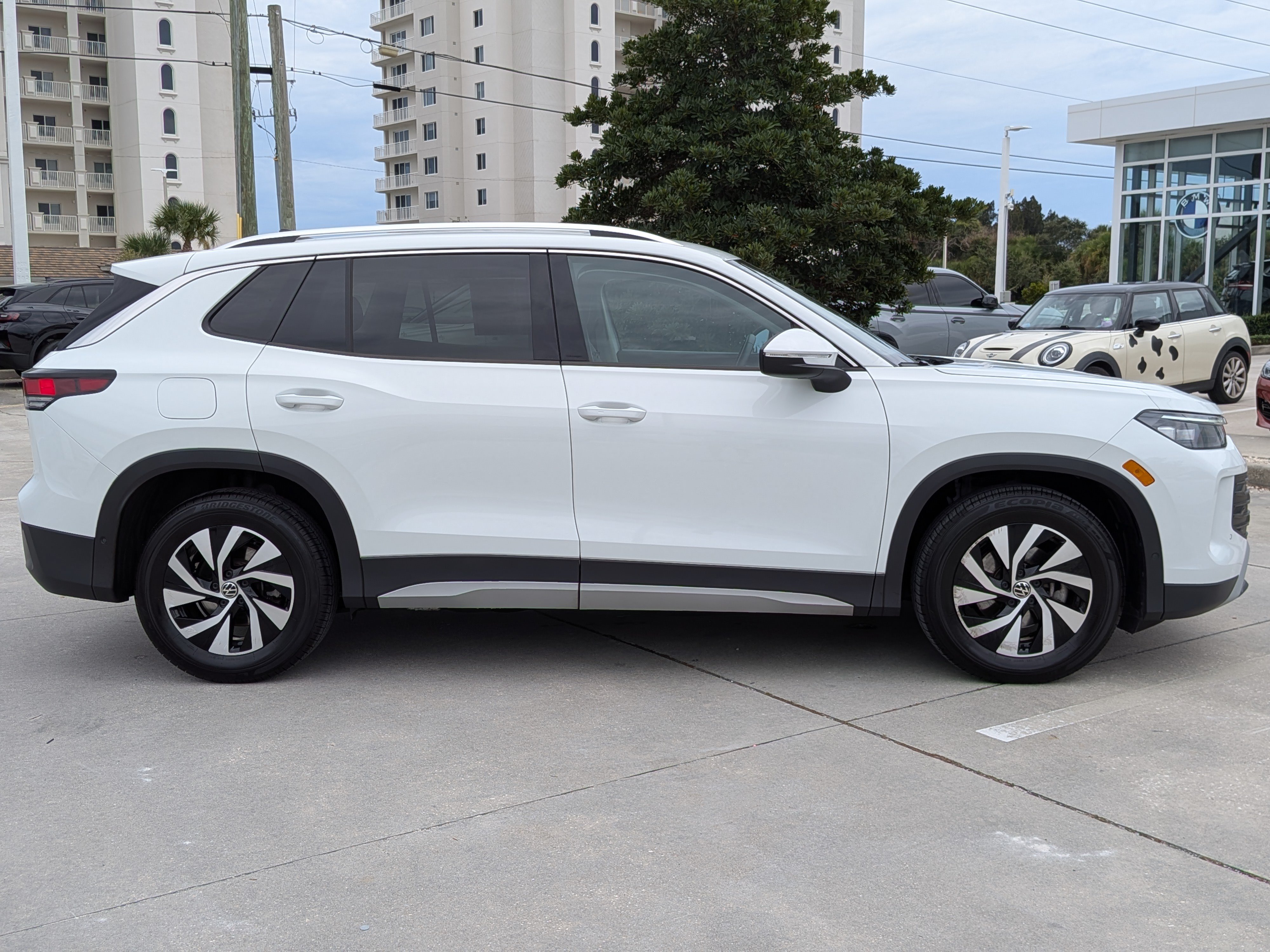 Used 2026 Volkswagen Tiguan S FWD image 2