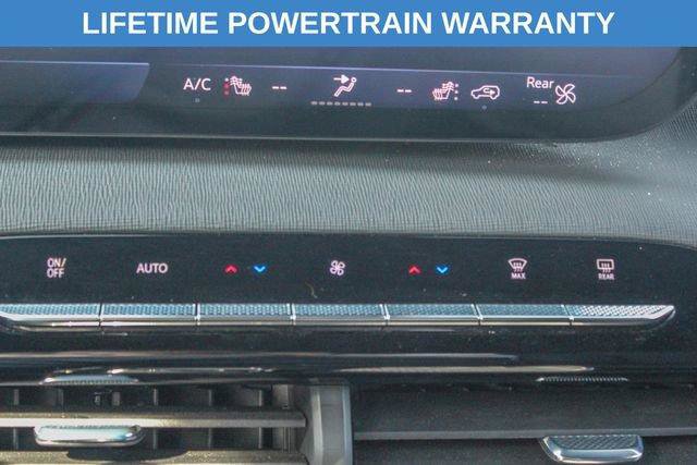 Used 2025 Buick Enclave Preferred AWD/4WD image 21