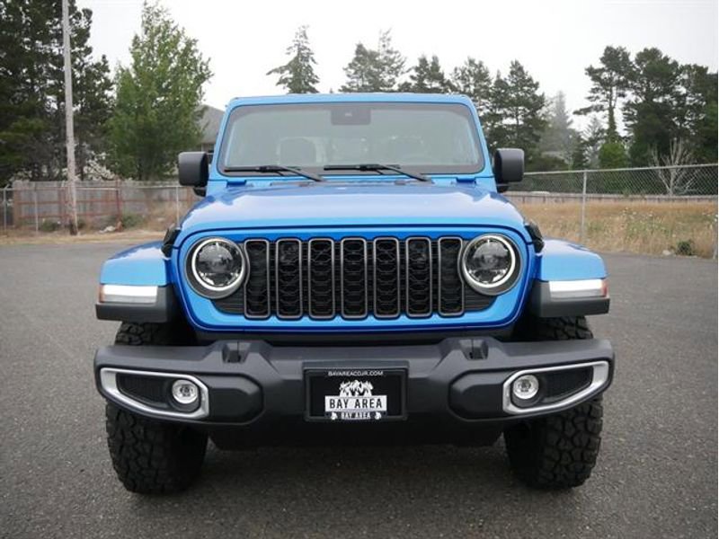 New 2025 Jeep Gladiator Sport image 8