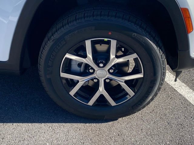 New 2025 Jeep Grand Cherokee Limited w/ Luxury Tech Group II image 11