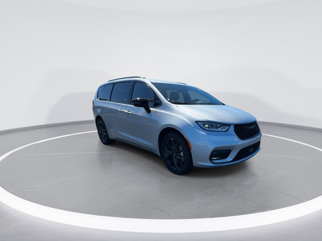 New 2026 Chrysler Pacifica Select w/ S Appearance Package FWD image 9