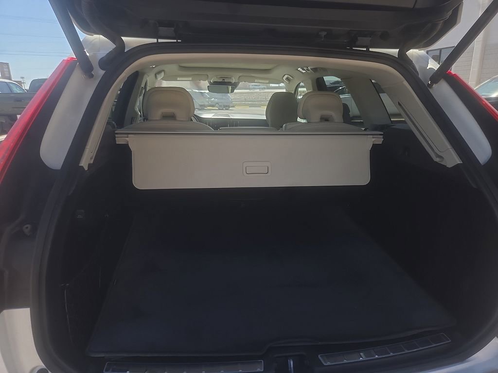 Used 2020 Volvo XC60 T5 Inscription image 14