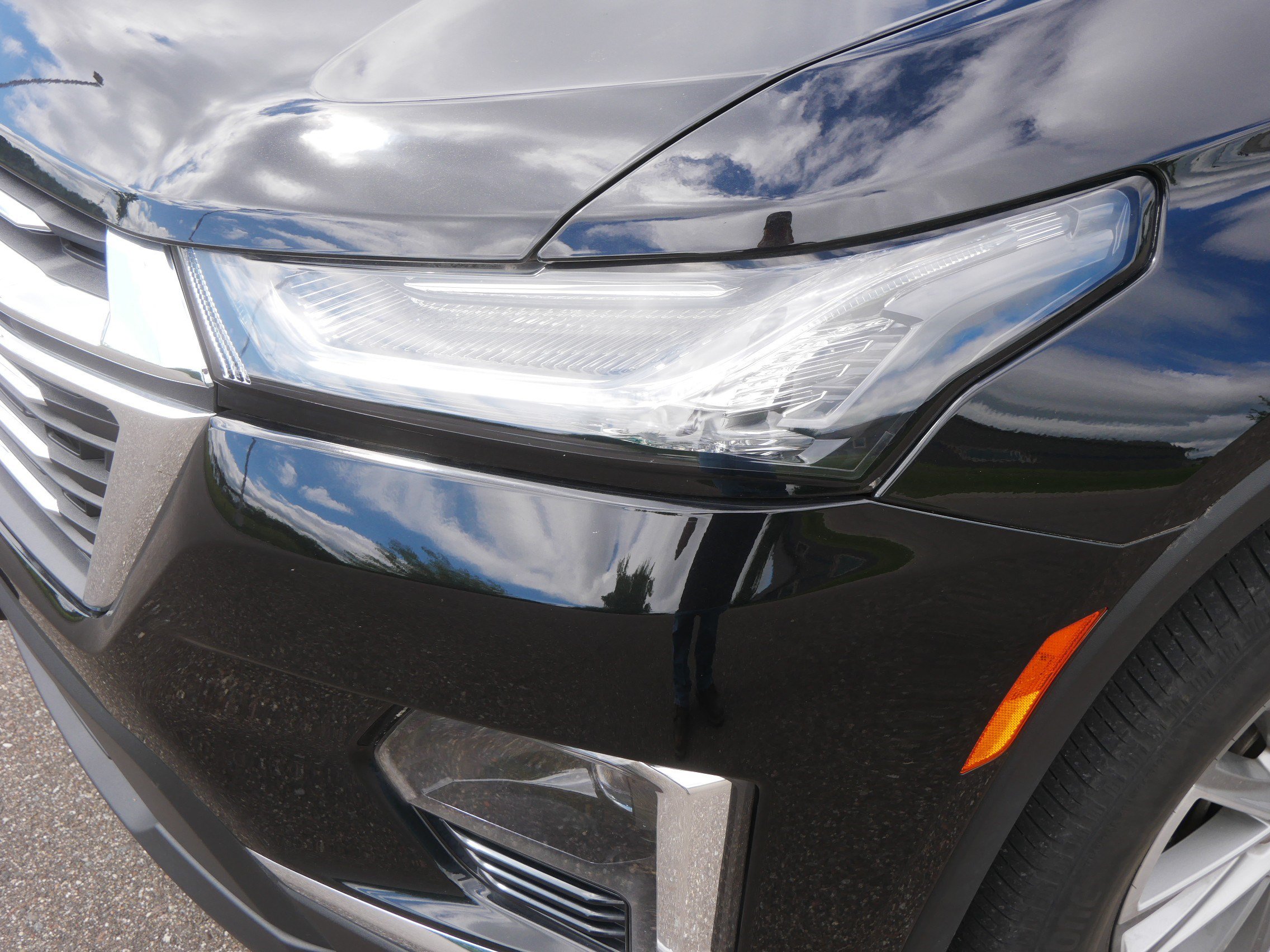 Used 2023 Chevrolet Traverse LT AWD/4WD image 15