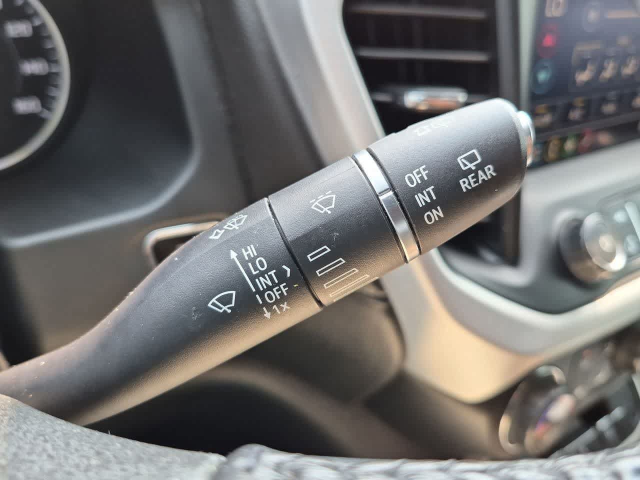 Used 2020 GMC Acadia SLE FWD image 26