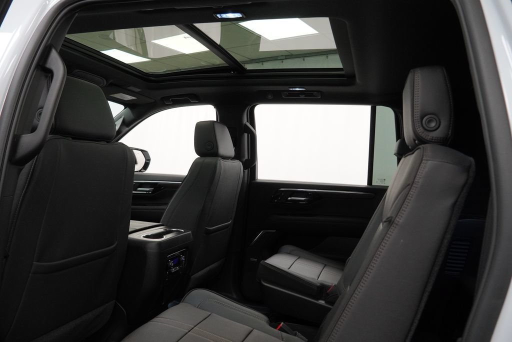 New 2026 Chevrolet Suburban High Country AWD/4WD image 14