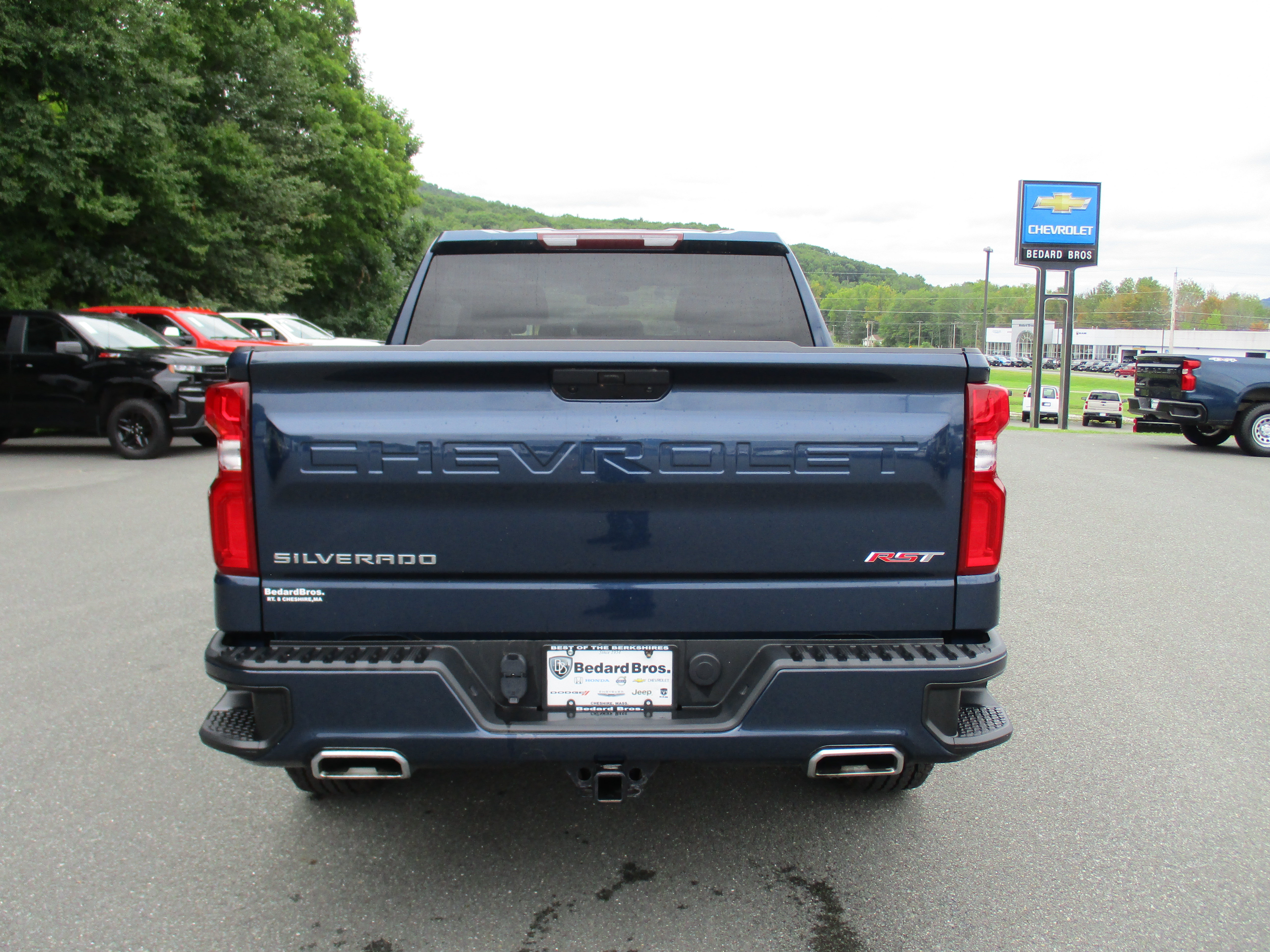 Certified 2022 Chevrolet Silverado 1500 RST w/ Z71 Off-Road Package AWD/4WD image 6