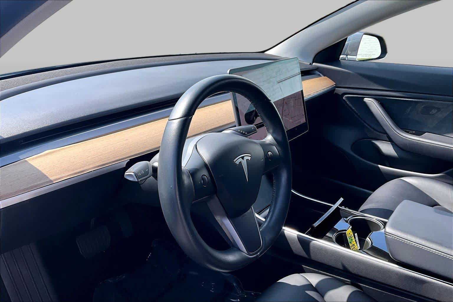 Used 2018 Tesla Model 3 Long Range RWD image 17