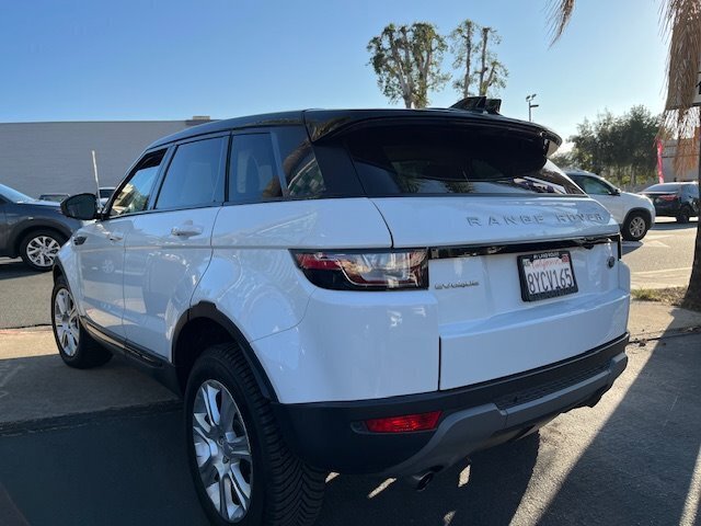 Used 2018 Land Rover Range Rover Evoque SE image 5