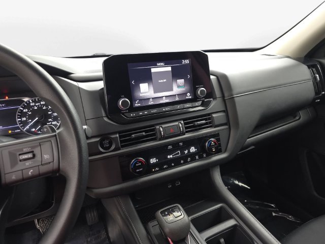 Used 2025 Nissan Pathfinder S FWD image 20