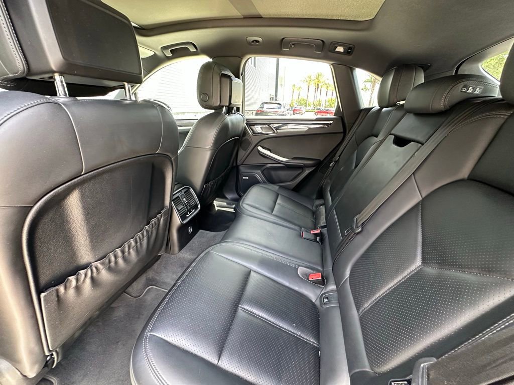 Certified 2019 Porsche Macan S image 36