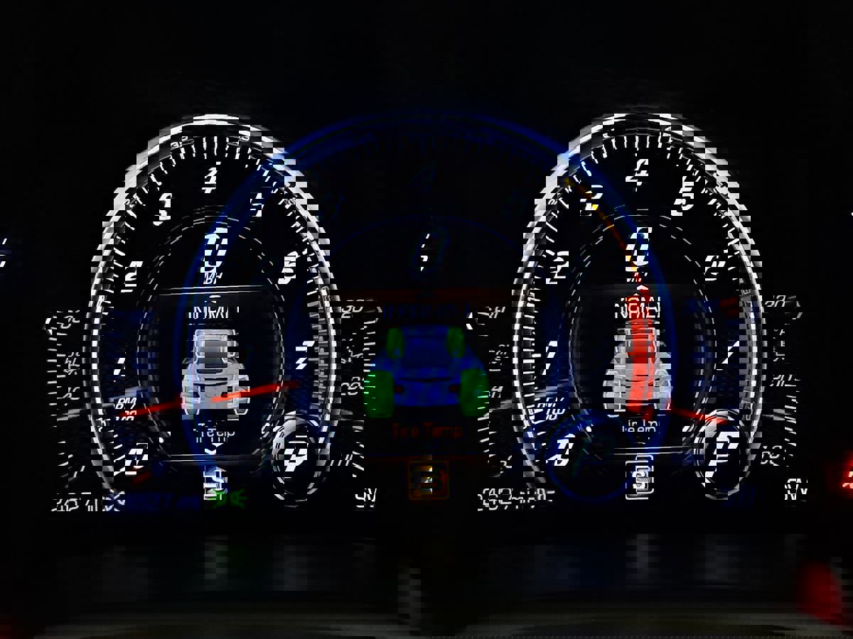 Used 2018 Chevrolet Corvette Stingray Convertible w/ 1LT image 25