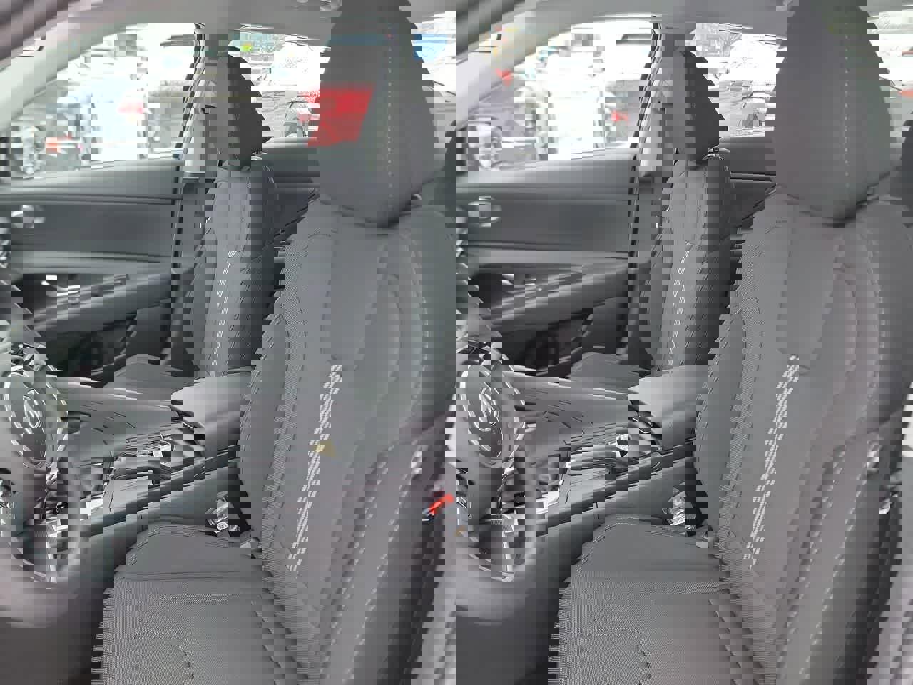 New 2026 Hyundai Elantra SE image 13