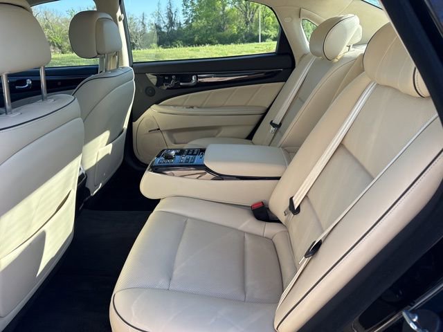 Used 2016 Hyundai Equus Signature image 15