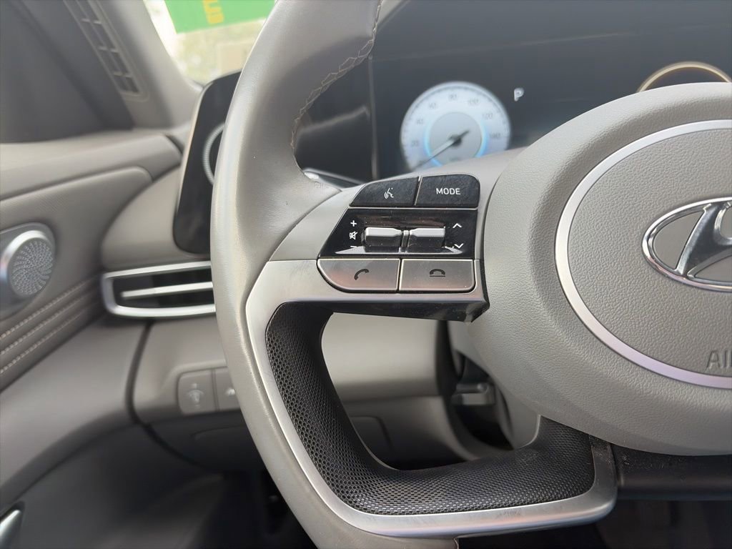 Used 2023 Hyundai Elantra SEL w/ Convenience Package image 17